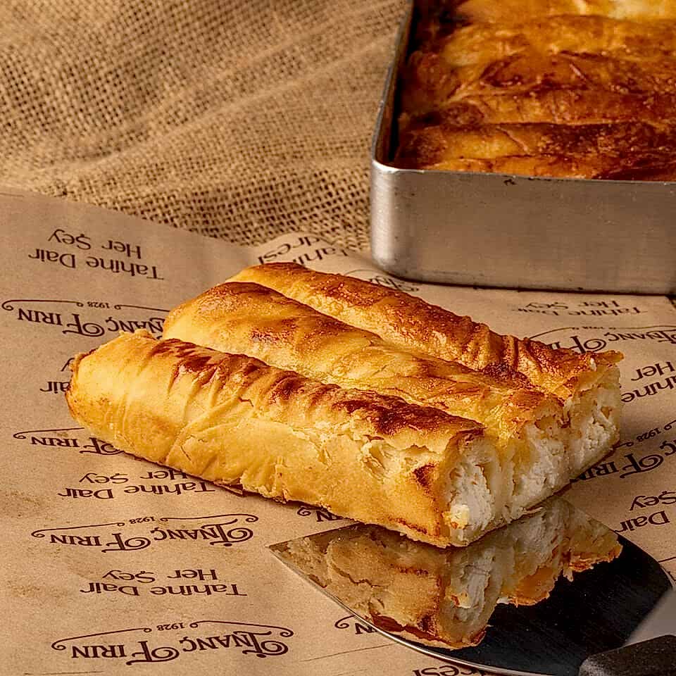 Peynirli Boşnak Böreği Tepsi