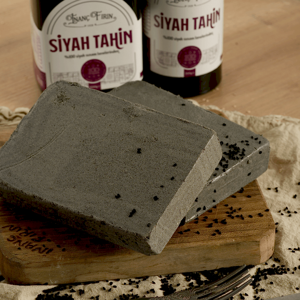 Siyah Tahin Helvası 500 gr - Siyah Susamdan Geleneksel & Katkısız Lezzet